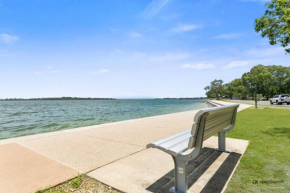 Channel Views, Bongaree